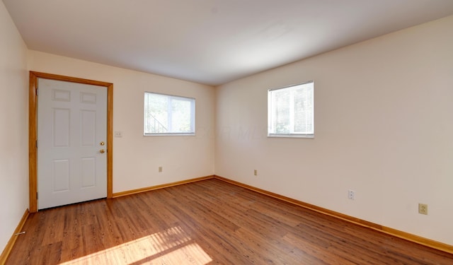 1088 Franklin Ave, Columbus, OH 43205 - unfurnished room featuring wood finished floors and baseboards