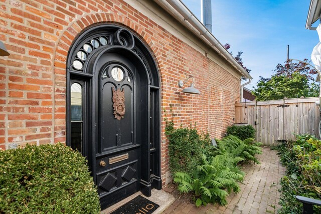 584 Franklin Ave, Columbus, OH 43215 - view of exterior entry with brick siding