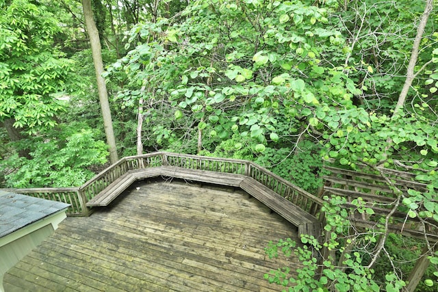 4399 Colerain Ave, Columbus, OH 43214 - view of wooden deck
