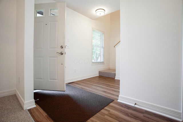 1808 Primrose Ave, Lewis Center, OH 43035 - foyer entrance with wood finished floors and baseboards
