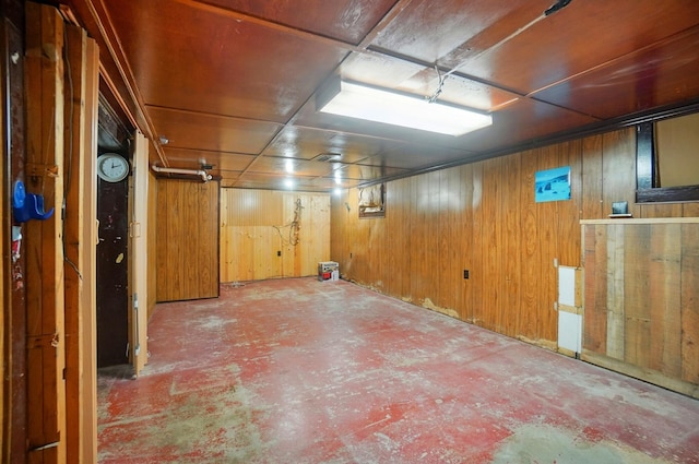 443 Binns Blvd, Columbus, OH 43204 - finished basement with wood walls