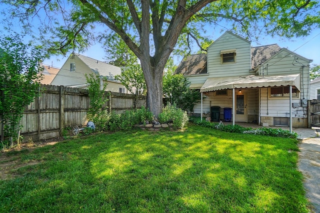 443 Binns Blvd, Columbus, OH 43204 - view of yard with a patio area