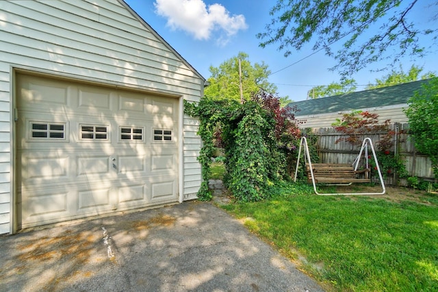 443 Binns Blvd, Columbus, OH 43204 - garage with driveway