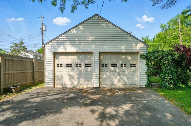 443 Binns Blvd, Columbus, OH 43204 - view of detached garage