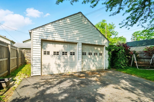 443 Binns Blvd, Columbus, OH 43204 - view of detached garage
