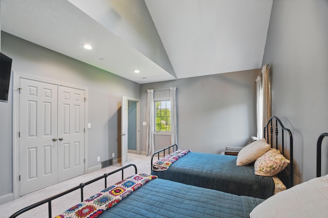 791 York St W, Mansfield, OH 44904 - bedroom with carpet, baseboards, recessed lighting, a closet, and lofted ceiling