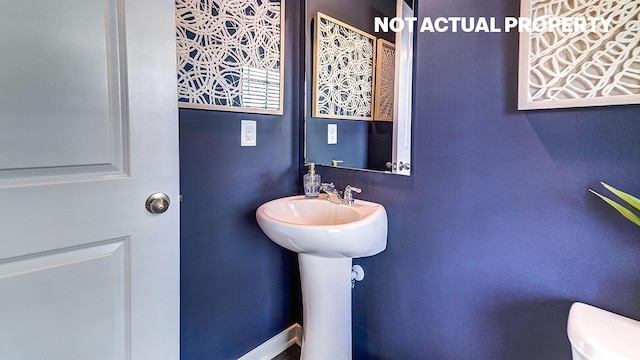 904 Allegro Dr, Reynoldsburg, OH 43068 - bathroom with toilet