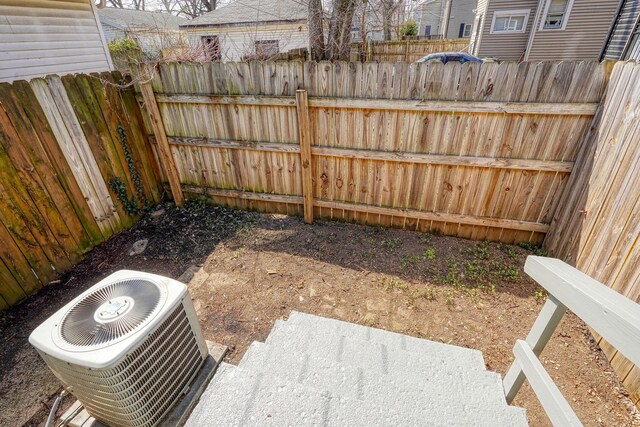 909-915 Wilson Ave, Columbus, OH 43206 - view of yard featuring cooling unit