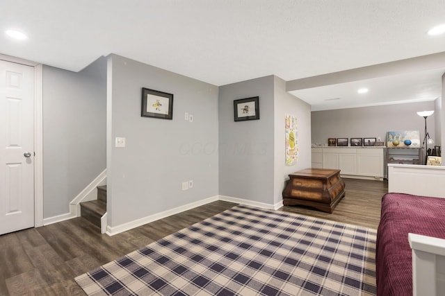 302 Streamwater Ct, Blacklick, OH 43004 - living area featuring wood finished floors, baseboards, stairs, and recessed lighting