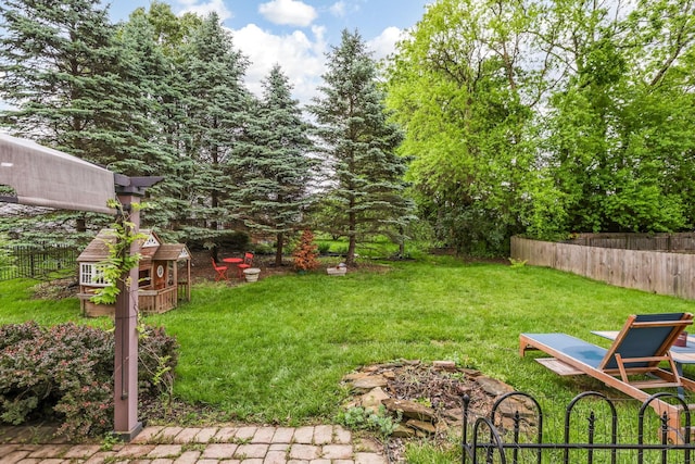 302 Streamwater Ct, Blacklick, OH 43004 - view of yard with an outdoor structure