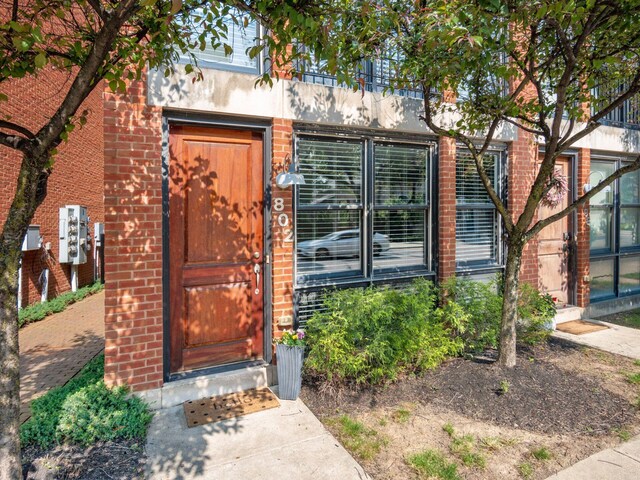 802 N 4th St Unit 802, Columbus, OH 43215 - entrance to property with brick siding
