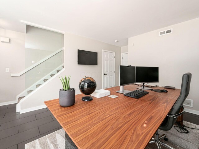 802 N 4th St Unit 802, Columbus, OH 43215 - home office featuring baseboards