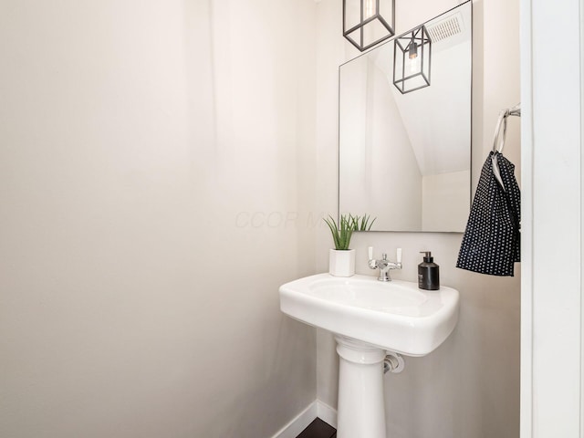 802 N 4th St Unit 802, Columbus, OH 43215 - bathroom featuring baseboards