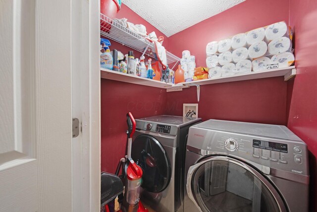 7619 Rippingale St, Blacklick, OH 43004 - washroom featuring independent washer and dryer and a textured ceiling