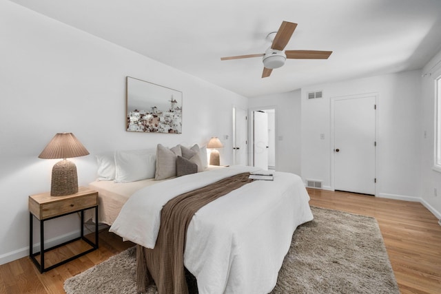 8121 Blind Brook Ct, Columbus, OH 43235 - bedroom featuring light wood finished floors and a ceiling fan