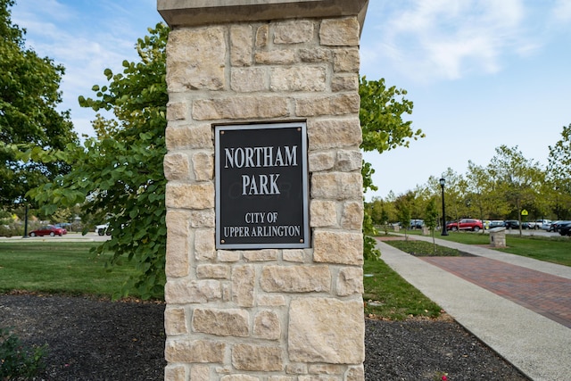 1942 Langham Rd, Upper Arlington, OH 43221 - view of community / neighborhood sign