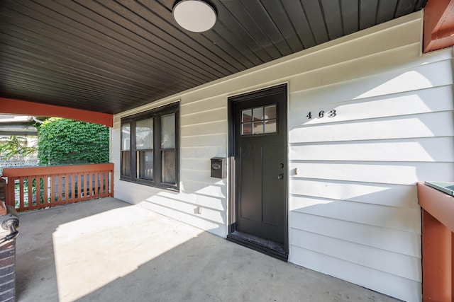 463 E Woodrow Ave, Columbus, OH 43207 - property entrance featuring a porch