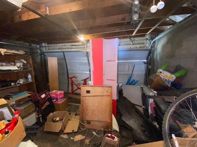 271 S Warren Ave, Columbus, OH 43204 - basement featuring a garage