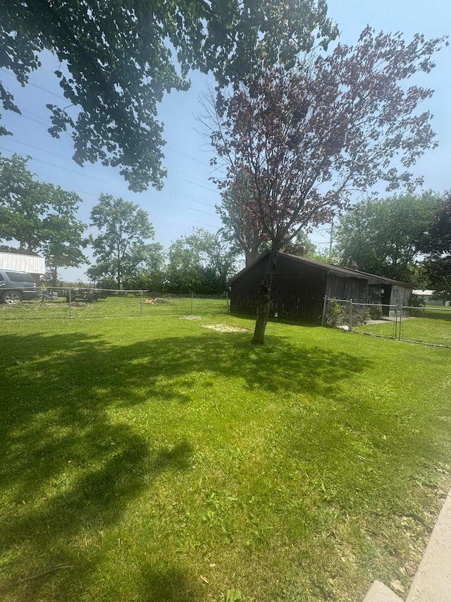 53 State St, Jeffersonville, OH 43128 - view of yard