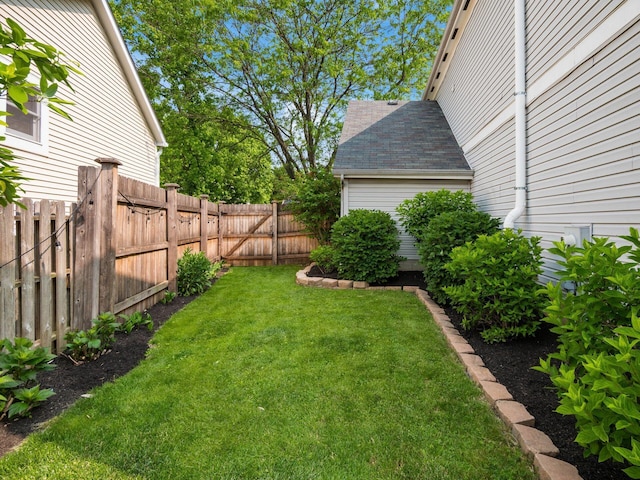 3579 Aaron Dr, Columbus, OH 43228 - view of yard