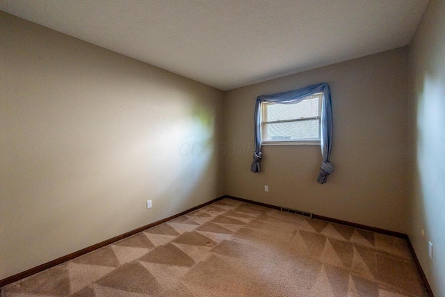 5102 Avalon Ave, Columbus, OH 43229 - empty room with light colored carpet