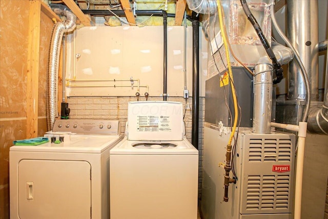 139 Preswicke Ml, Blacklick, OH 43004 - laundry area featuring separate washer and dryer and heating unit