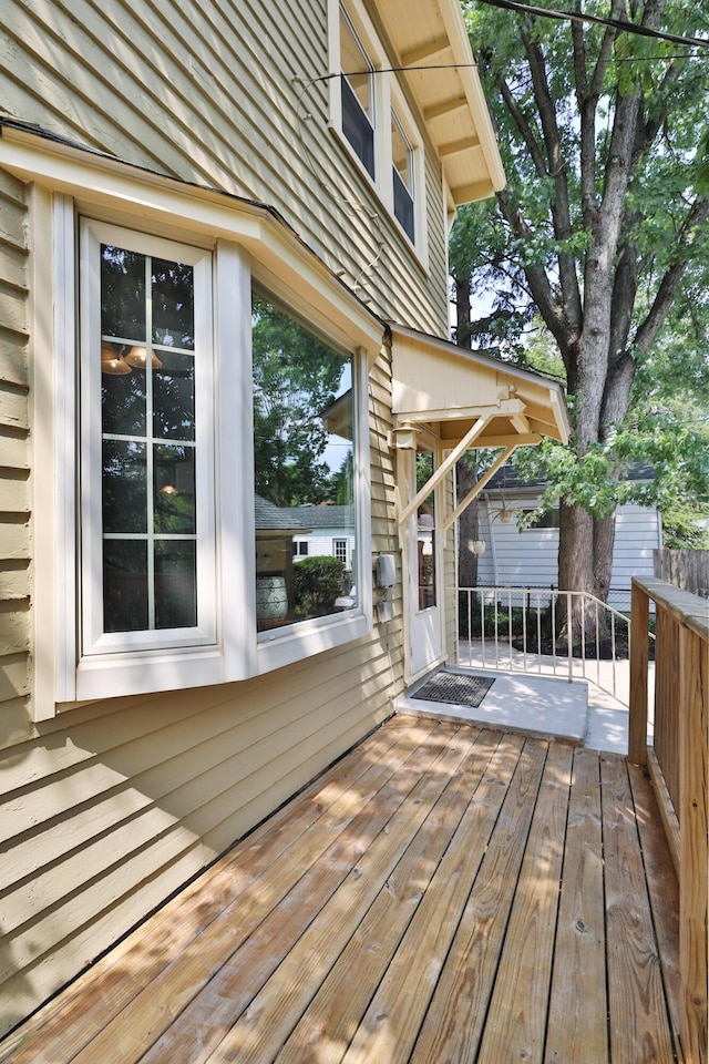 203 Winthrop Rd, Columbus, OH 43214 - view of wooden terrace