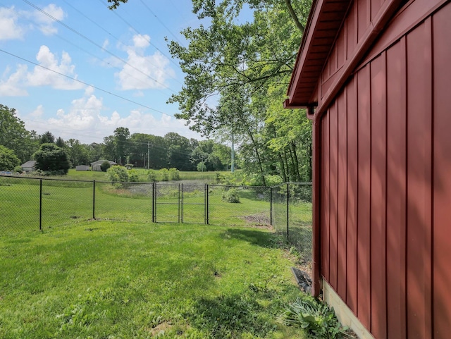 8587 Blacks Rd, Pataskala, OH 43062 - view of yard featuring a gate