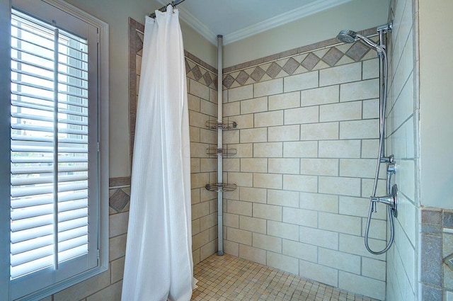 651 S 6th St, Columbus, OH 43206 - full bath with a tile shower and ornamental molding