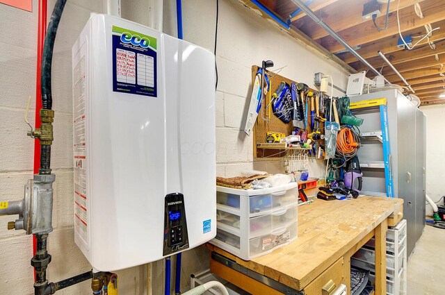 651 S 6th St, Columbus, OH 43206 - below grade area with water heater