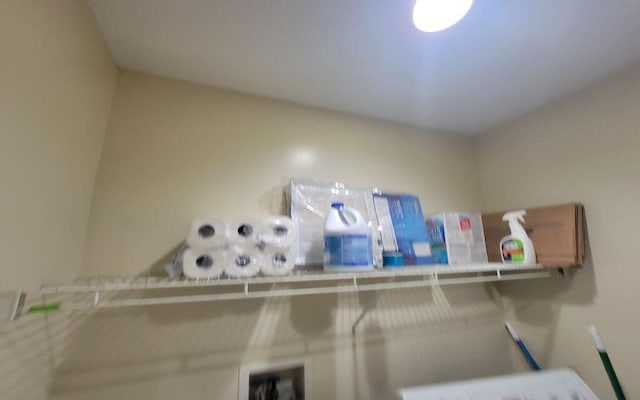 3230 Saint Bernard Cir, Columbus, OH 43232 - view of washroom