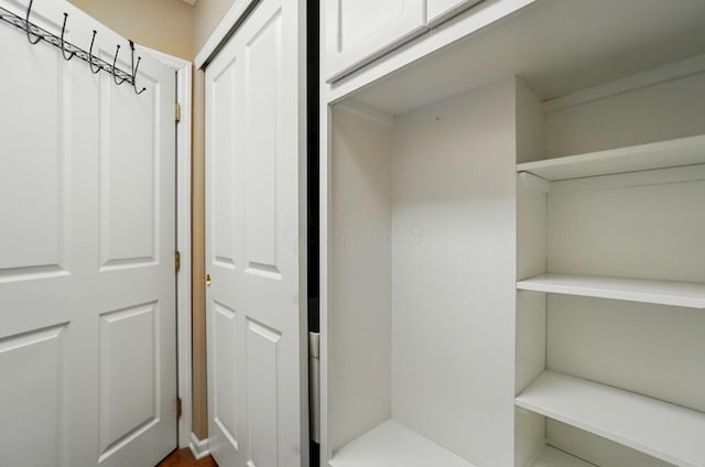 4298 Bridgeside Pl, New Albany, OH 43054 - view of mudroom