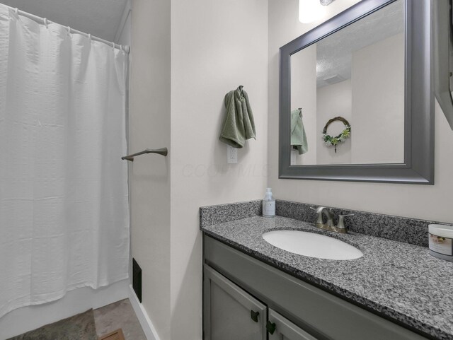 2908 Torrey Pines Dr, Pickerington, OH 43147 - full bath featuring vanity