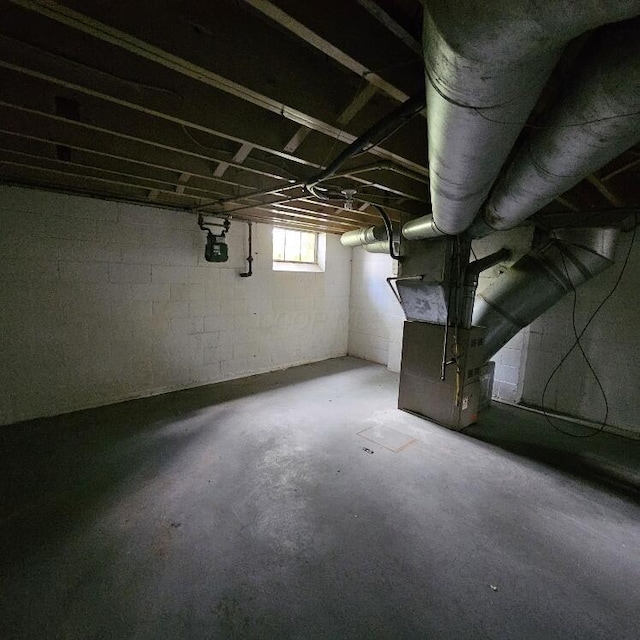 2325 E Livingston Ave, Columbus, OH 43209 - below grade area with gas meter