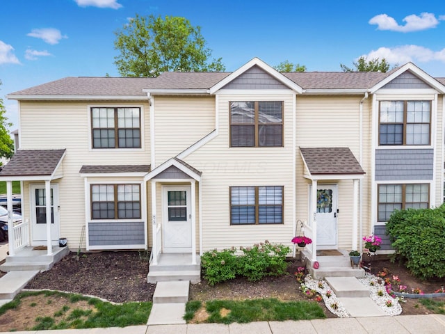 873 Soramill Ln Unit 4B, Columbus, OH 43085 - townhome / multi-family property featuring a shingled roof