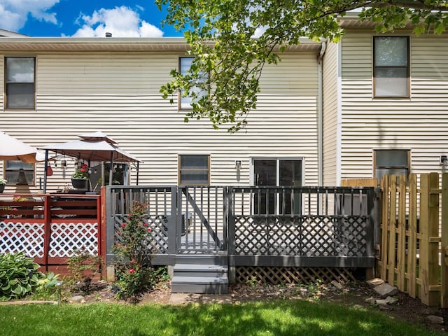 873 Soramill Ln Unit 4B, Columbus, OH 43085 - rear view of house featuring a gazebo and a deck