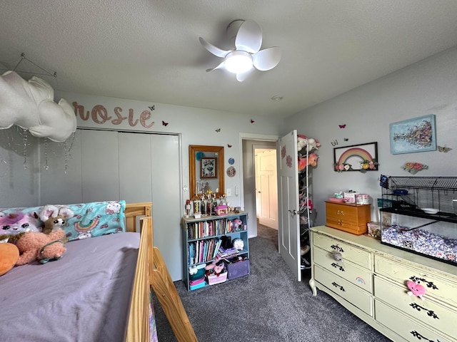 128 Ivy St, Newark, OH 43055 - carpeted bedroom with a ceiling fan