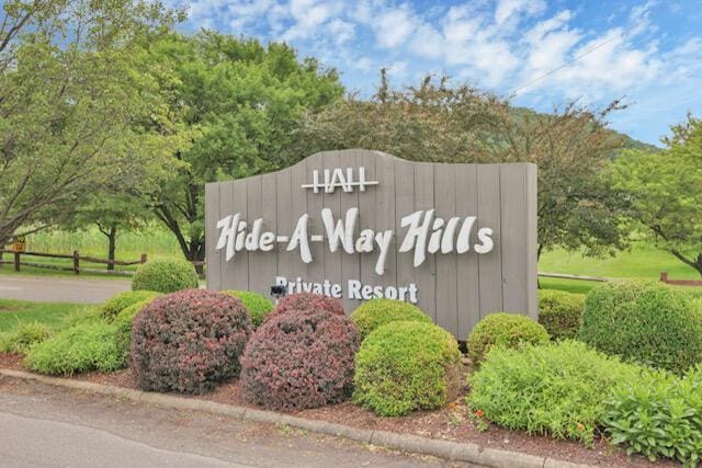 1275 Taos Ln, Sugar Grove, OH 43155 - view of community sign