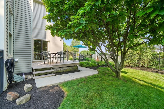 583 Marhurst Ct, Galloway, OH 43119 - view of yard with a deck and outdoor dining area