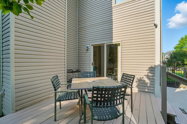 583 Marhurst Ct, Galloway, OH 43119 - deck with outdoor dining area