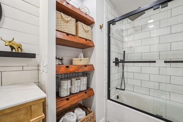 2171 Northam Rd, Columbus, OH 43221 - full bath with enclosed tub / shower combo