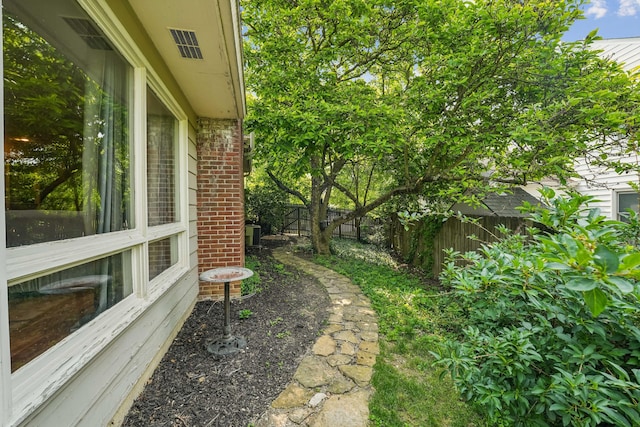 2171 Northam Rd, Columbus, OH 43221 - view of fenced backyard