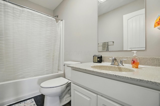 560 Green Forest Pl, Lithopolis, OH 43136 - full bathroom with vanity and shower / bath combo with shower curtain
