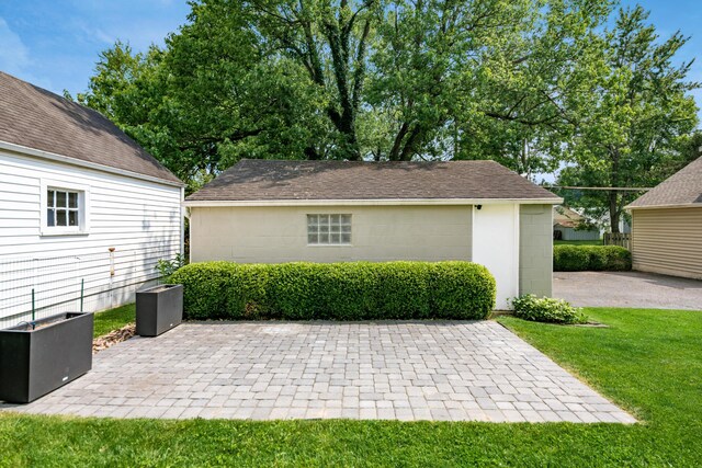 677 E Weisheimer Rd, Columbus, OH 43214 - view of patio / terrace