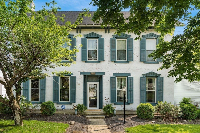 369 E Main St, Circleville, OH 43113 - view of front facade