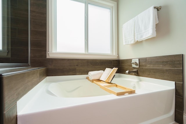 829 Pathlow Dr, Pickerington, OH 43147 - full bathroom featuring healthy amount of natural light and a jetted tub