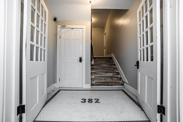382 Carpenter St, Columbus, OH 43205 - foyer with stairway and baseboards