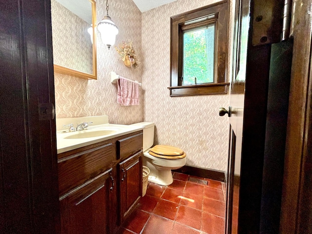5401 Plantation Rd, Sunbury, OH 43074 - bathroom with wallpapered walls, vanity, and toilet
