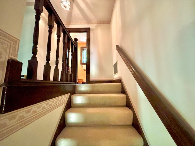 5401 Plantation Rd, Sunbury, OH 43074 - view of stairs
