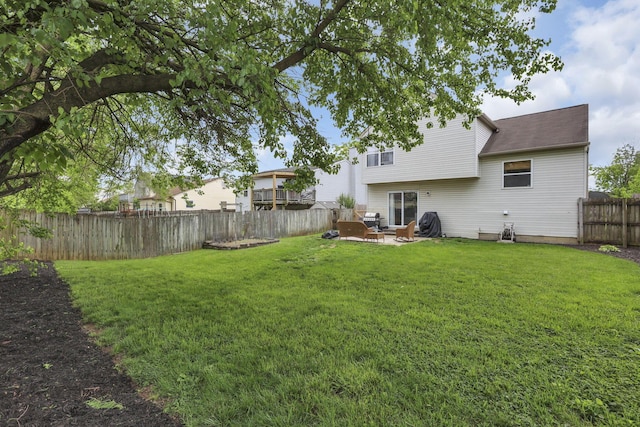 840 Gulliver Dr, Columbus, OH 43207 - view of yard featuring a patio area